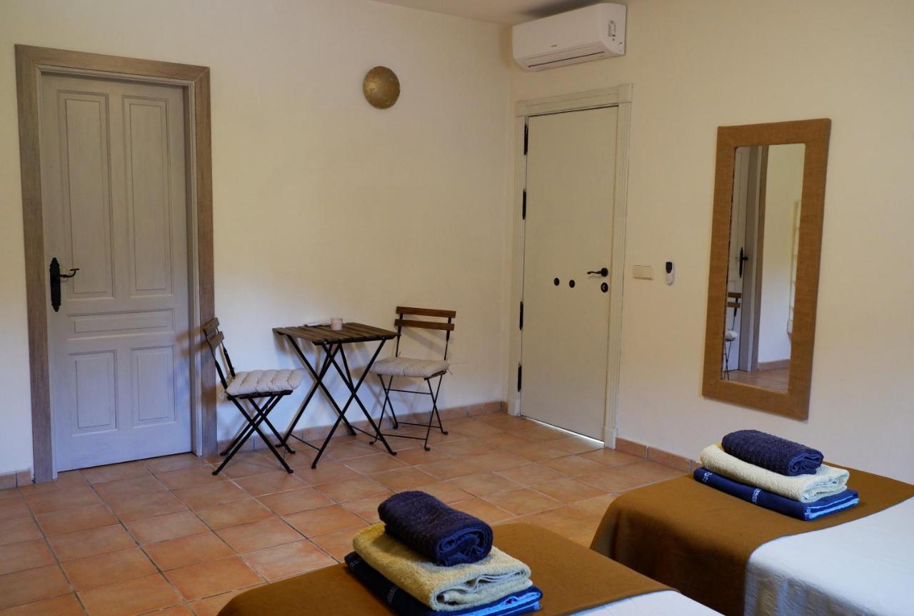 Vegan Guesthouse Finca Pereila Coín Eksteriør billede